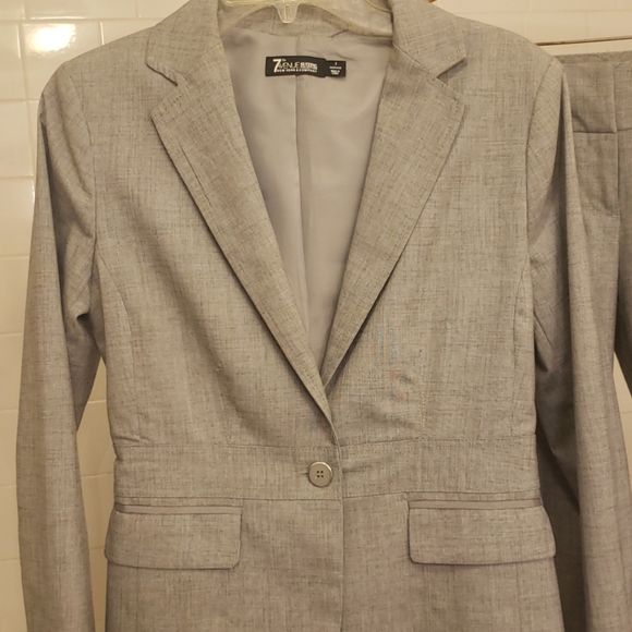 Suit - Picture 2 of 3
